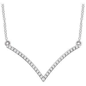 Diamond 'V' 14k White Gold Pendant Necklace, 18" (.16 Cttw)
