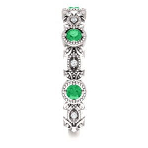 Platinum Chatham Created Emerald and Diamond Vintage-Style Ring (0.03 Ctw, G-H Color, SI1-SI2 Clarity)