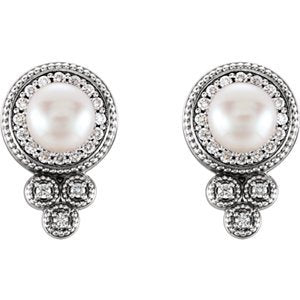 Platinum White Freshwater Cultured Pearl and Diamond Earrings (5-5.5MM) (0.2 Ctw, G-H Color, SI2-SI3 Clarity)