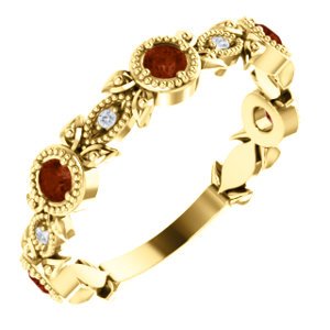 Mozambique Garnet and Diamond Vintage-Style Ring, 14k Yellow Gold (0.03 Ctw, G-H Color, I1 Clarity)
