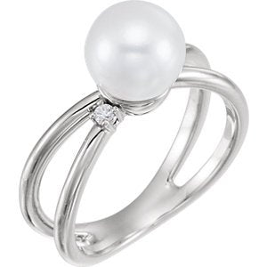 Platinum White Freshwater Cultured Pearl, Diamond Ring (8-8.5 mm)(.04 Ctw, Color G-H, Clarity SI2-SI3)