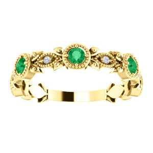 Chatham Created Emerald and Diamond Vintage-Style Ring, 14k Yellow Gold (0.03 Ctw, G-H Color, I1 Clarity)