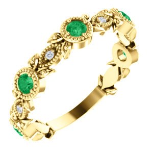 Emerald and Diamond Vintage-Style Ring , 14k Yellow Gold (0.03 Ctw, G-H Color, I1 Clarity)