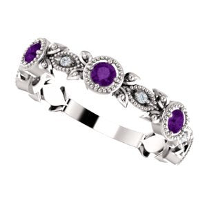 Platinum Amethyst and Diamond Vintage-Style Ring (0.03 Ctw, G-H Color, SI1-SI2 Clarity)