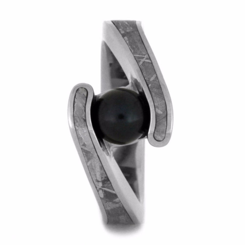 Black Akoya Cultured Pearl, Gibeon Meteorite 13mm Comfort-Fit Titanium Wedding Band