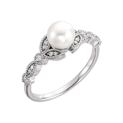 Platinum White Freshwater Cultured Pearl, Diamond Leaf Ring (6-6.5mm)( .125 Ctw, Color G-H, Clarity SI2-SI3) Size 6.75