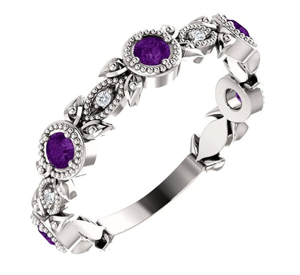 Platinum Amethyst and Diamond Vintage-Style Ring (0.03 Ctw, G-H Color, SI1-SI2 Clarity)